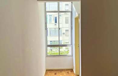 Imagem 3: FLAMENGO - Rua Marques de Abrantes - 2 quartos reformado e armários