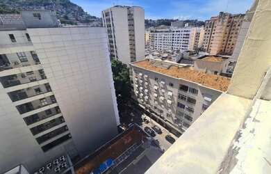 Imagem: O apartamento possui 1 Dormitório, 1 Banheiro, 37m² de Área