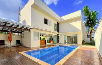 Imagem: A casa em condomínio possui 3 Dormitórios, 4 Banheiros, 2