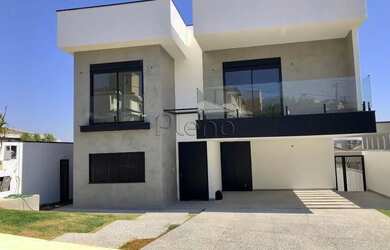 Imagem: A casa em condomínio possui 5 Dormitórios, 4 Banheiros, 4