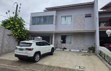 Imagem: A casa em condomínio possui 5 Dormitórios, 5 Banheiros, 3