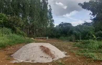 Imagem 1: Vendo meio lote. 80m² de Área