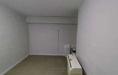 Imagem: O depósito possui 3 Vagas na garagem, 35m² de Área e está