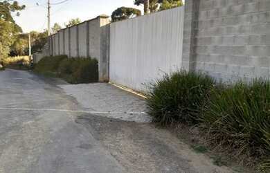 Imagem: A chácara possui 1.770m² de Área e está localizado em Barro