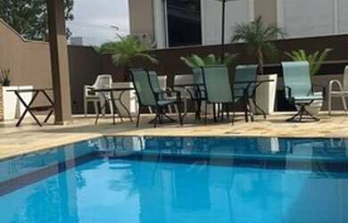 Imagem: A casa possui 4 Dormitórios, 4 Banheiros, 4 Vagas na garagem