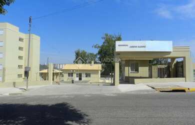 Imagem: O apartamento possui 3 Dormitórios, 1 Banheiro, 1 Vaga na garagem