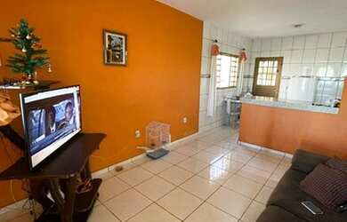 Imagem: A casa em condomínio possui 2 Dormitórios, 2 Banheiros, 5