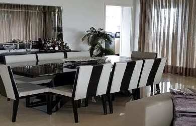 Imagem: O apartamento possui 3 Dormitórios, 4 Banheiros, 5 Vagas na