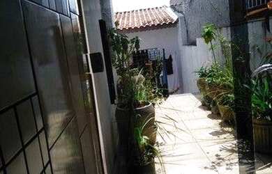 Imagem: A casa possui 2 Dormitórios, 1 Banheiro e 1 Vaga na garagem