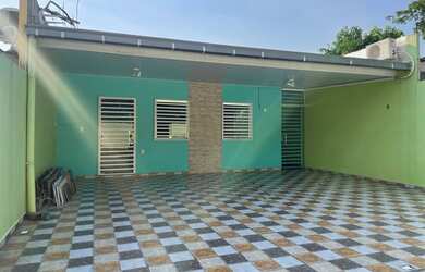 Imagem: A casa em condomínio possui 3 Dormitórios, 2 Banheiros, 3