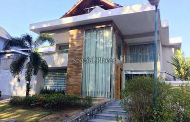 Imagem: A casa em condomínio possui 4 Dormitórios, 5 Banheiros, 2