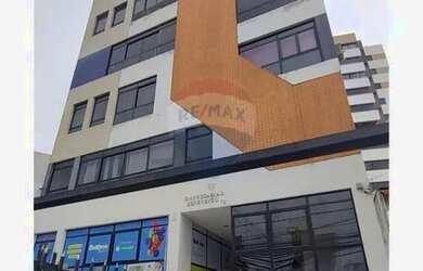 Imagem: O depósito possui 2 Vagas na garagem e 165m² de Área e está