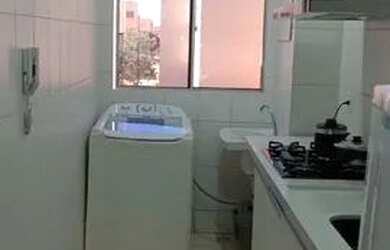 Imagem: O apartamento possui 2 Dormitórios, 1 Banheiro, 1 Vaga na garagem