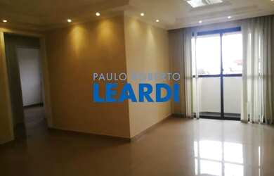 Imagem: O apartamento possui 3 Dormitórios, 1 Banheiro, 1 Vaga na garagem