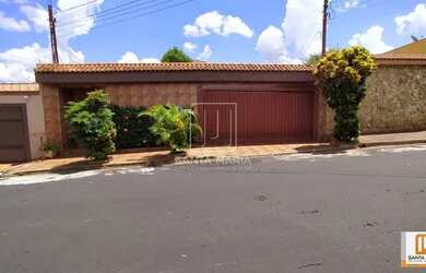 Imagem: O depósito possui 5 Vagas na garagem, 540m² de Área e está