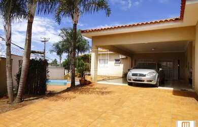 Imagem 2: Casa térrea na rua 4 dormitórios/suite, cozinha planejada