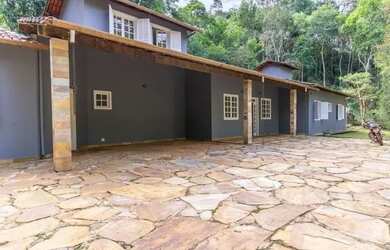 Imagem: A casa para alugar possui 4 Dormitórios, 3 Banheiros, 5 Vagas