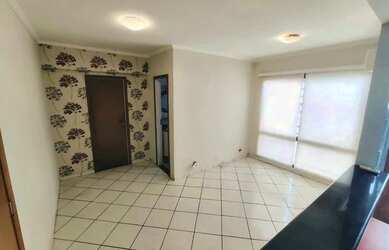 Imagem: O apartamento possui 1 Dormitório, 1 Banheiro, 1 Vaga na garagem