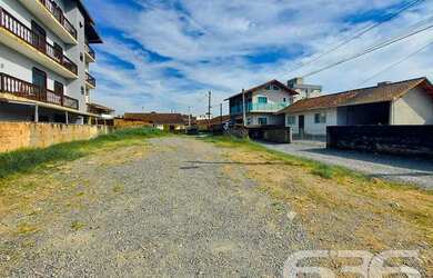 Imagem: O terreno possui 310m² de Área e está localizado em Floresta