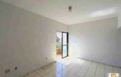 Imagem: O apartamento possui 3 Dormitórios, 1 Banheiro, 1 Vaga na garagem