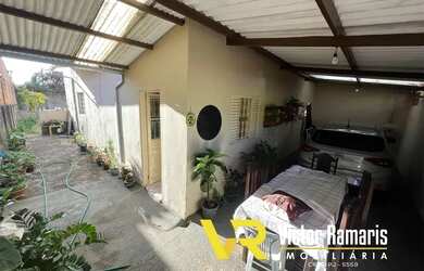 Imagem: A casa possui 2 Dormitórios, 1 Banheiro, 4 Vagas na garagem