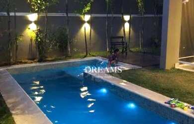 Imagem: A casa em condomínio possui 4 Dormitórios, 5 Banheiros, 4