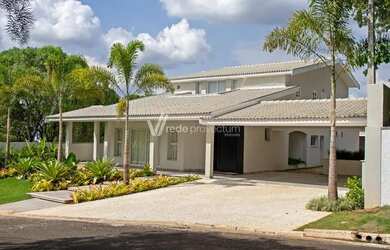 Imagem: A casa em condomínio possui 3 Dormitórios, 5 Banheiros, 5