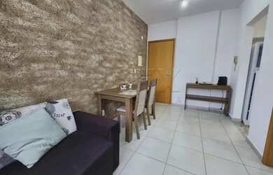 Imagem: O apartamento possui 1 Dormitório, 1 Banheiro, 1 Vaga na garagem