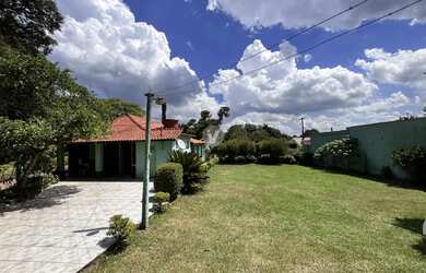 Imagem 7: Casa com amplo pátio e muito área verde