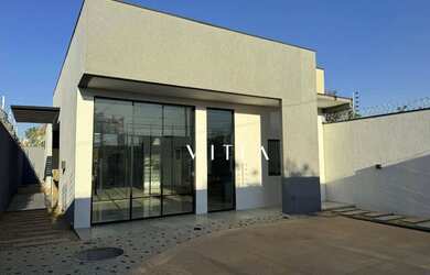 Imagem: A casa possui 3 Dormitórios, 3 Banheiros, 3 Vagas na garagem