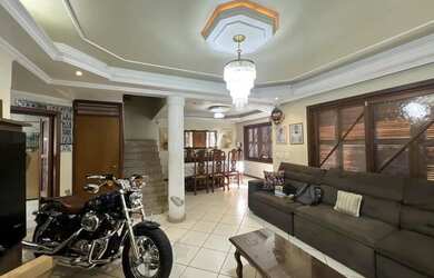 Imagem 6: Casa Triplex EXCLUSIVA INVISTA, 4 dormitórios ao lado da Avenida Medianeira