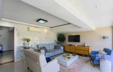 Imagem: A casa possui 4 Dormitórios, 4 Banheiros, 2 Vagas na garagem