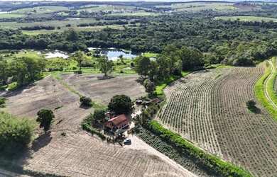 Imagem: A fazenda possui 120m² de Área e está localizado em Capela