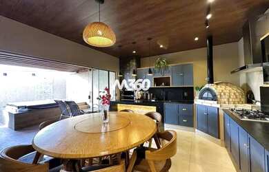 Imagem: A casa possui 3 Dormitórios, 4 Banheiros, 4 Vagas na garagem