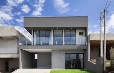 Imagem: A casa em condomínio possui 3 Dormitórios, 4 Banheiros, 4