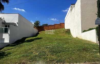 Imagem: O terreno possui 300m² de Área, Imóvel novo e está localizado