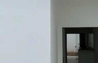 Imagem: A casa possui 2 Dormitórios, 2 Banheiros, 2 Vagas na garagem