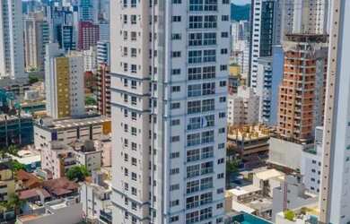 Imagem: O apartamento possui 3 Dormitórios, 4 Banheiros, 3 Vagas na