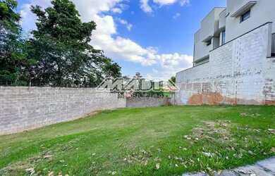 Imagem: O terreno possui 381m² de Área e está localizado em Loteamento