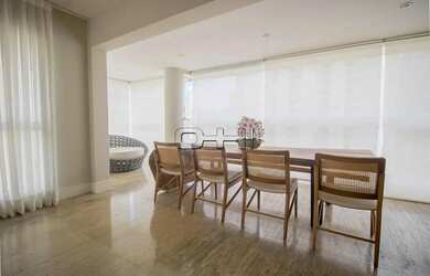 Imagem: O apartamento possui 4 Dormitórios, 5 Banheiros, 4 Vagas na