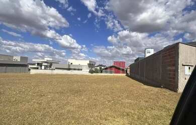 Imagem: O terreno possui 502m² de Área e está localizado em Parque