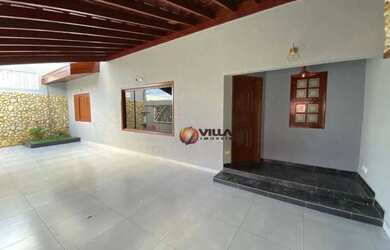 Imagem: A casa possui 4 Dormitórios, 3 Banheiros, 3 Vagas na garagem