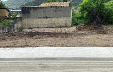 Imagem: O terreno possui 180m² de Área e está localizado em Santo