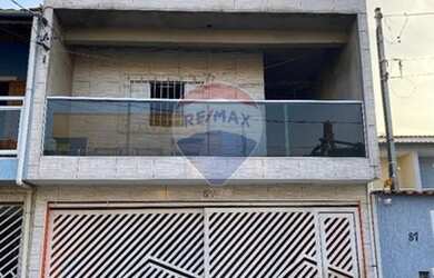 Imagem: A casa possui 3 Dormitórios, 2 Banheiros, 2 Vagas na garagem