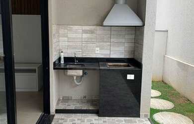 Imagem: A casa em condomínio possui 4 Dormitórios, 3 Banheiros, 3