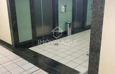 Imagem: O depósito possui 5 Vagas na garagem, 250m² de Área e está