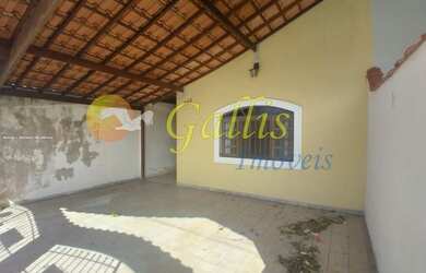 Imagem: A casa possui 2 Dormitórios, 1 Banheiro, 2 Vagas na garagem