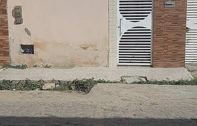 Imagem: A casa possui 2 Dormitórios, 1 Banheiro e está localizado