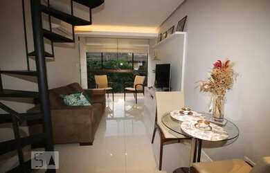 Imagem: O apartamento na cobertura possui 1 Dormitório, 2 Banheiros