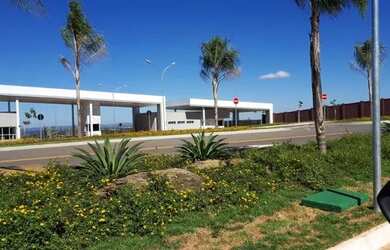 Imagem: O terreno à venda possui e está localizado em Jardins Nápoles